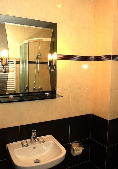 Hotel Andersen Rzeszów Δωμάτιο φωτογραφία
